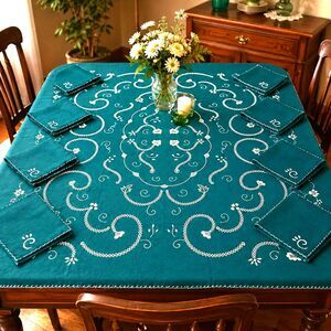Vintage Green Embroidered Tablecloth & 6 Napkins Christmas Green Set
